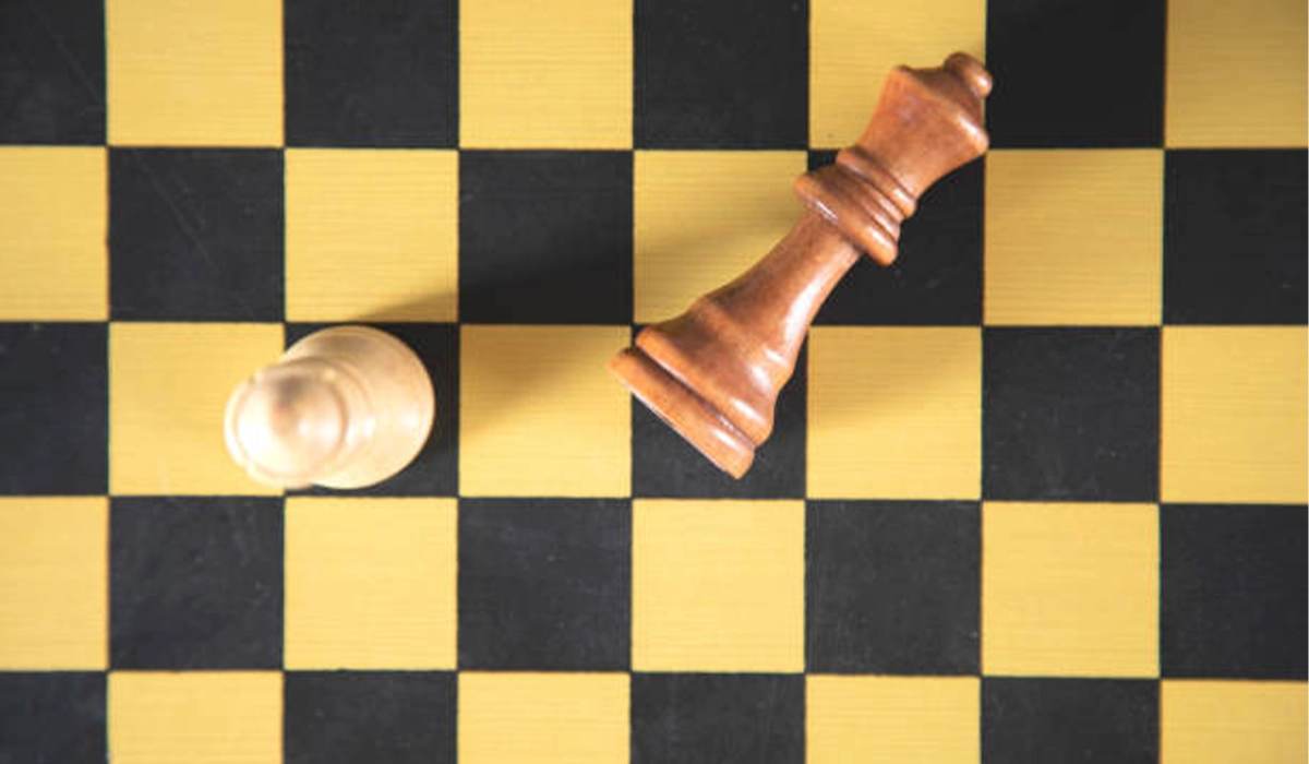 British Ebonised Chess Pieces in Milton Keynes