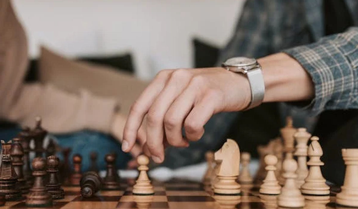 The Classic Charm of the Mahogany and Maple Chessboard in Exeter