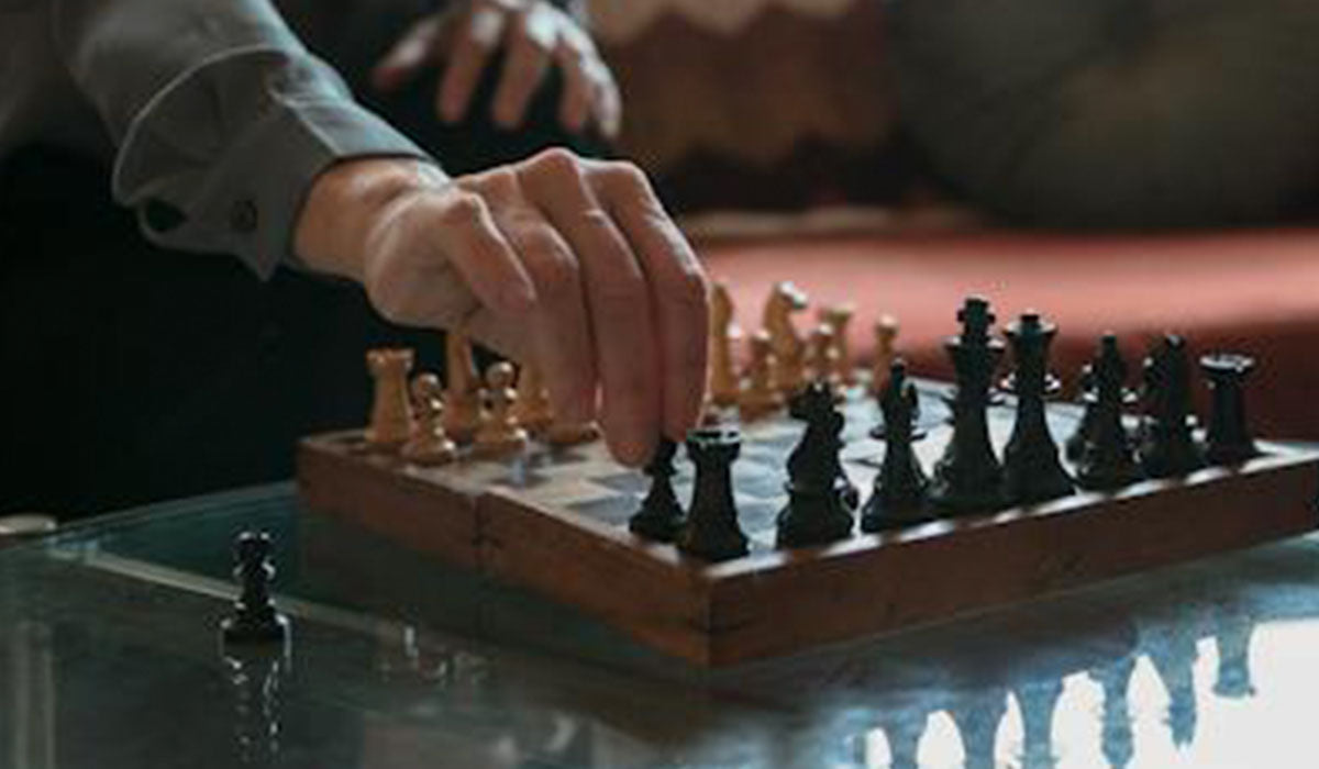 Luxury Hand-Carved Ebony Chess Pieces in Oxford